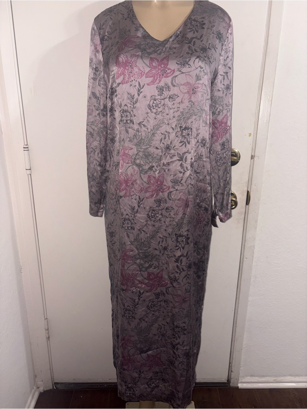 vintage 4U by Spiegel floral silk dress.109% Silk Long Sleeve Size L